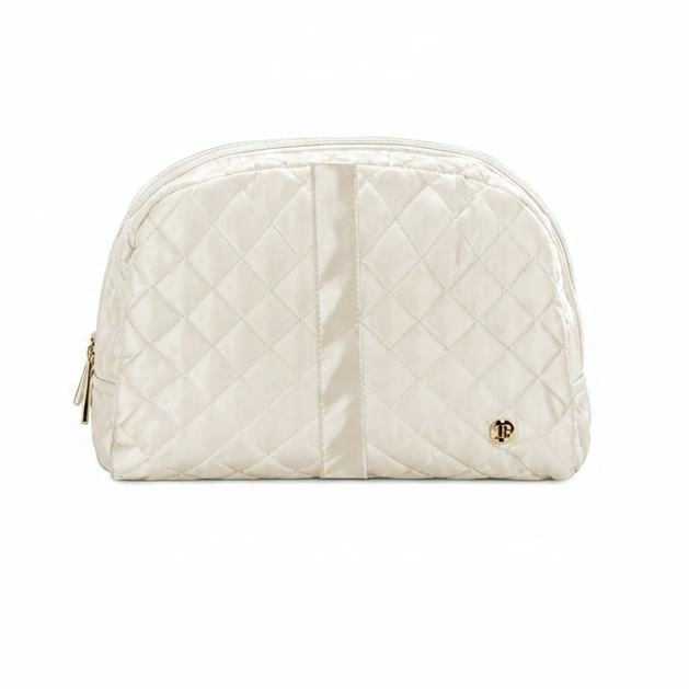The Jennifer Cosmetic Bag ins Snow White is designed to keep your beauty and travel items neatly organized. 