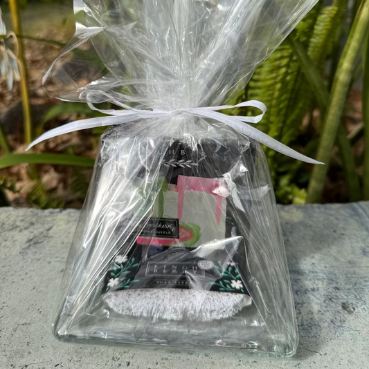 Sweetly Southern Finch Berry Boxed Soap with square glass soap dish sitting on Soap Saver wrapped as a gift set and tied with a bow.